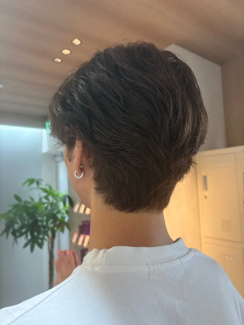 カラー メンズ ツーブロック アッシュ アッシュグレー アッシュグレージュ グレージュ カット ヘアカラー MA NAのヘアスタイル