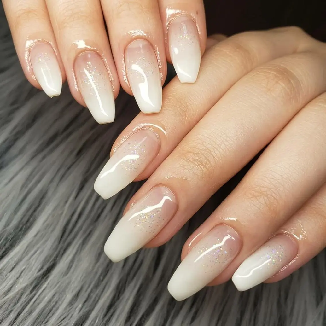 ネイル グラデーション ラメ(グリッター) 持ち込み ホワイト Nail salon Coco【溝の口駅】のネイルデザイン