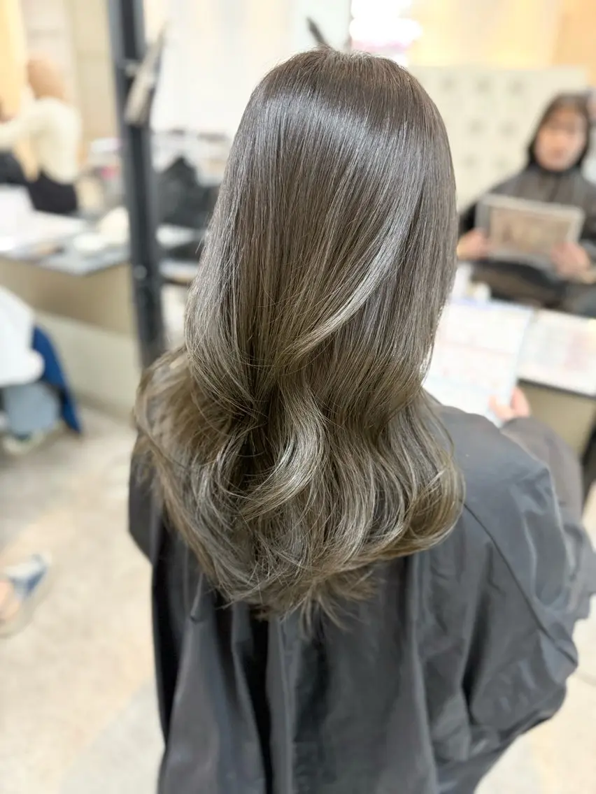 ロング カラー ベージュカラー オリーブベージュ ヘアカラー トリートメント 韓国ヘア*.+ﾟ 伊藤美奈穂のヘアスタイル