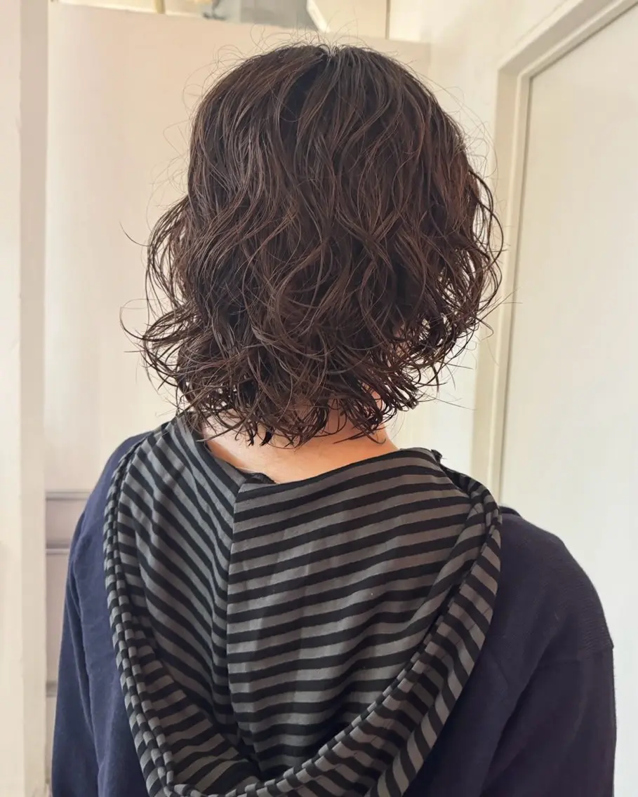 ミディアム ミディアムパーマ 顔まわりレイヤー 顔周りカット レイヤーカット パーマ HITOMI 福岡パーマのヘアスタイル