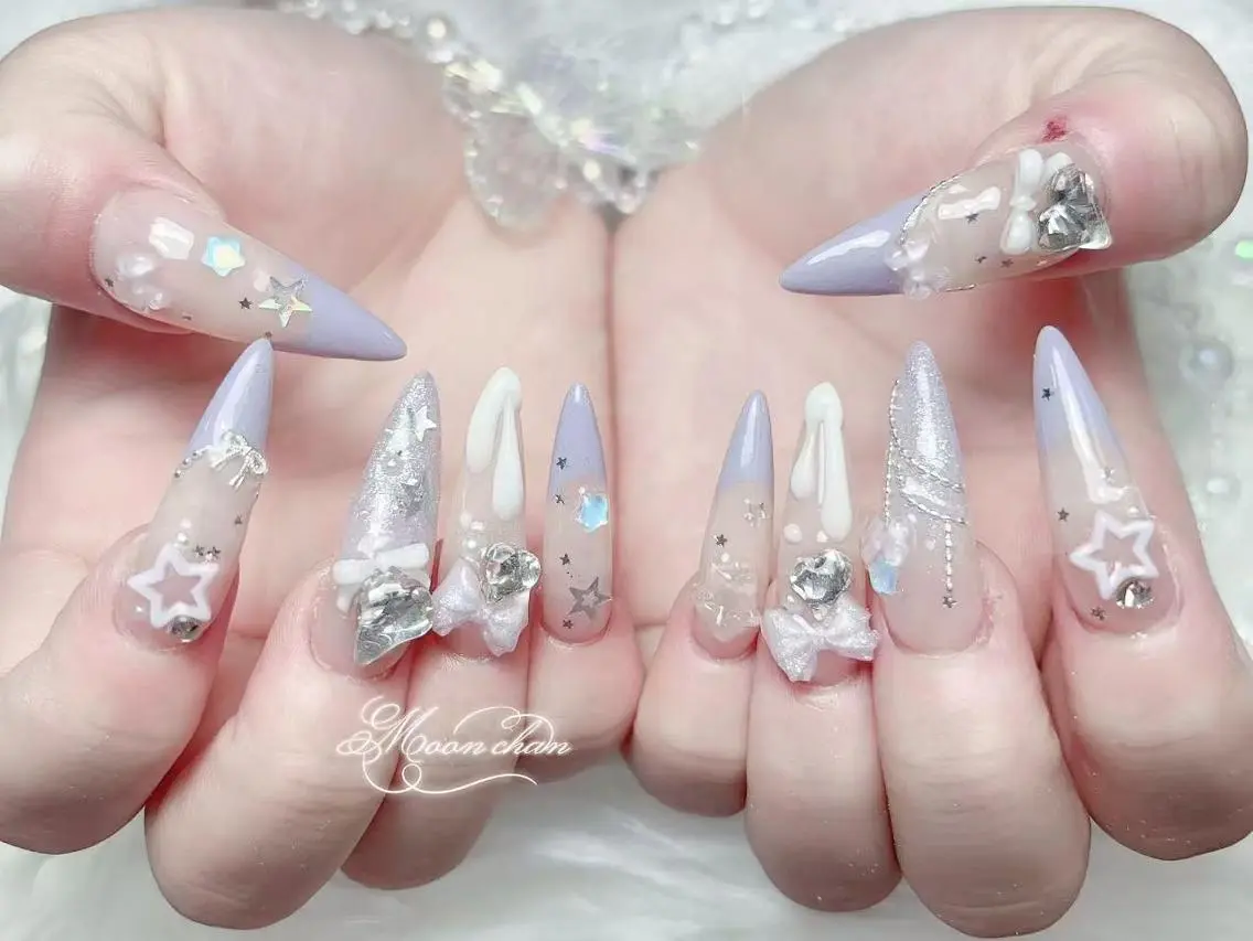 ネイル 長さ出し キラキラネイル 韓国ネイル ロングネイル マグネットネイル ハンドネイル ハンドケア MUNI🎀 NAIL のネイルデザイン