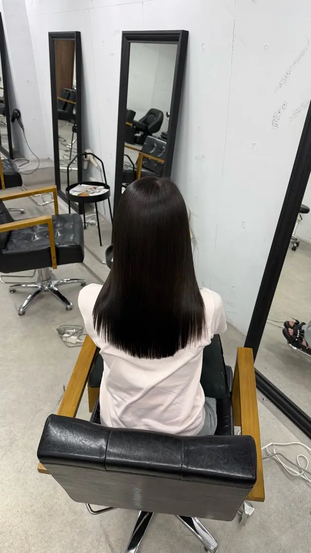 セミロング くせ毛 縮毛矯正 カット 縮毛矯正 奥村 和也のヘアスタイル