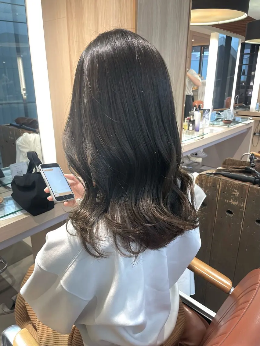 セミロング カラー ベージュカラー 透明感カラー オリーブベージュ くびれヘア 小顔カット カット ヘアカラー トリートメント 青沼夏未/オリーブ/ 寒色カラーのヘアスタイル