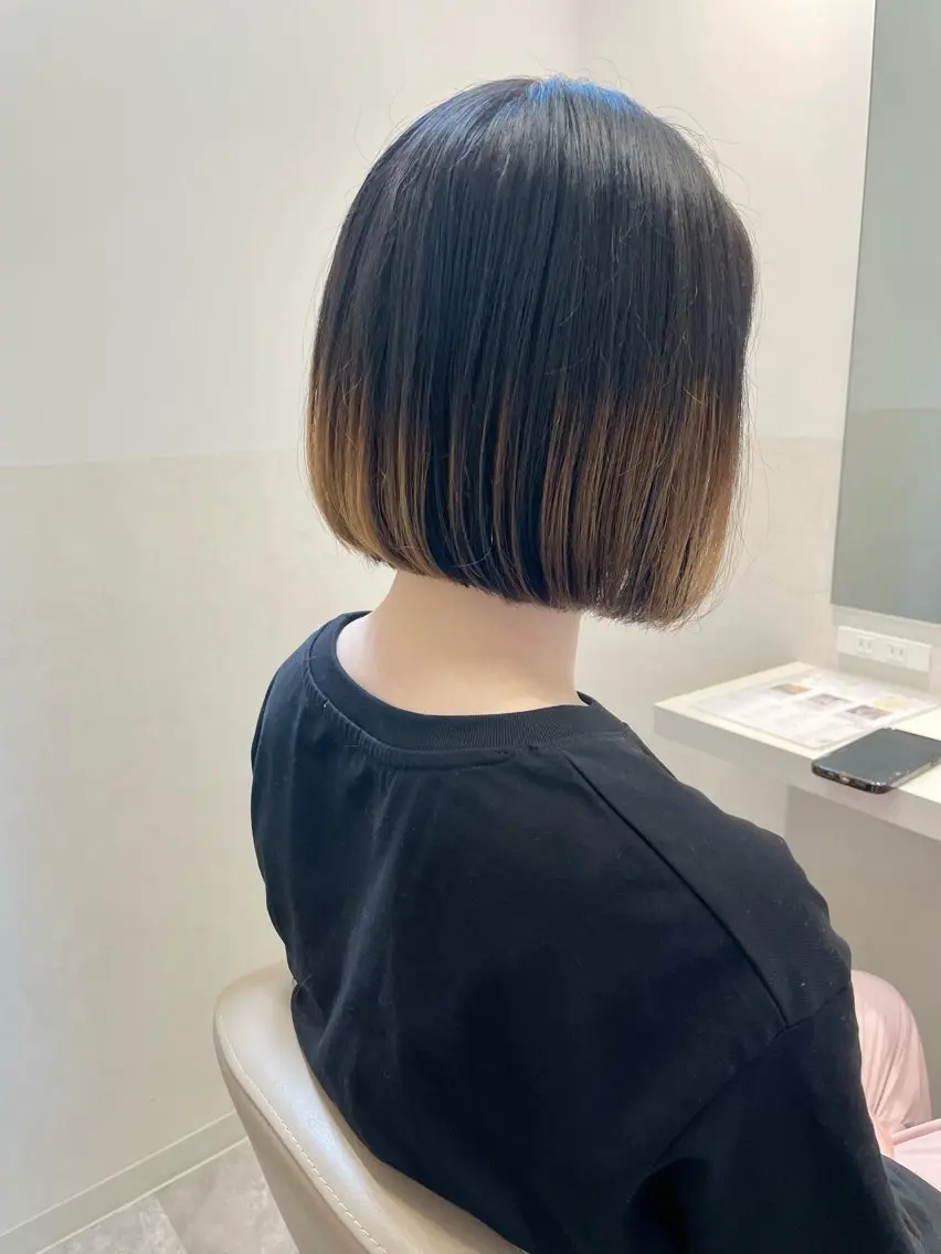 ショート カラー ブリーチ オレンジ ボブ カット トリートメント ヘッドスパ 大人女性のショート 戸高昌紀のヘアスタイル