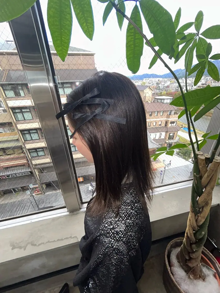 ミディアム 湯浅 美玖のヘアスタイル