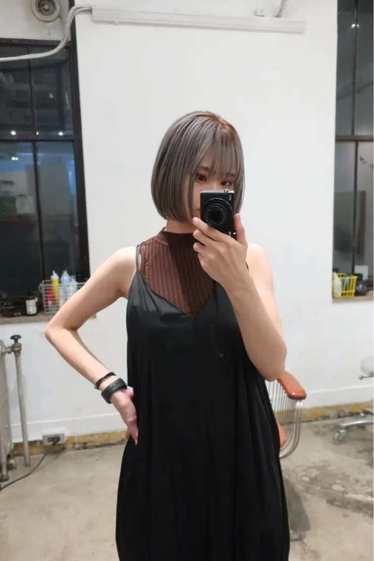 ミディアム カラー ボブ カット ヘアカラー ミタニ ナギサのヘアスタイル