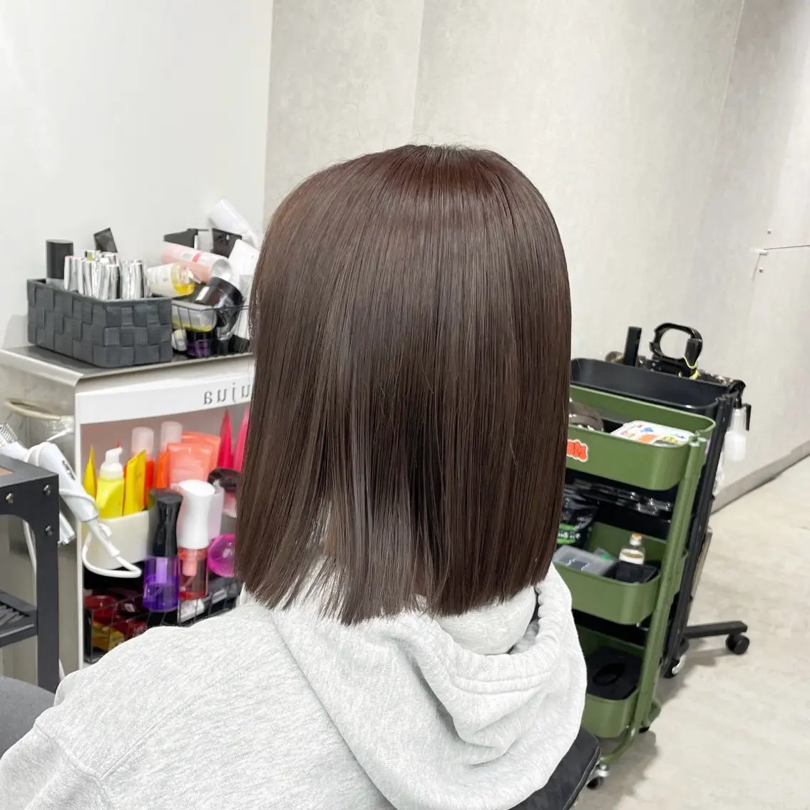 セミロング カラー パーマ ヘアアレンジ メンズ グレージュ mona/ ストレートスタイル✨のヘアスタイル