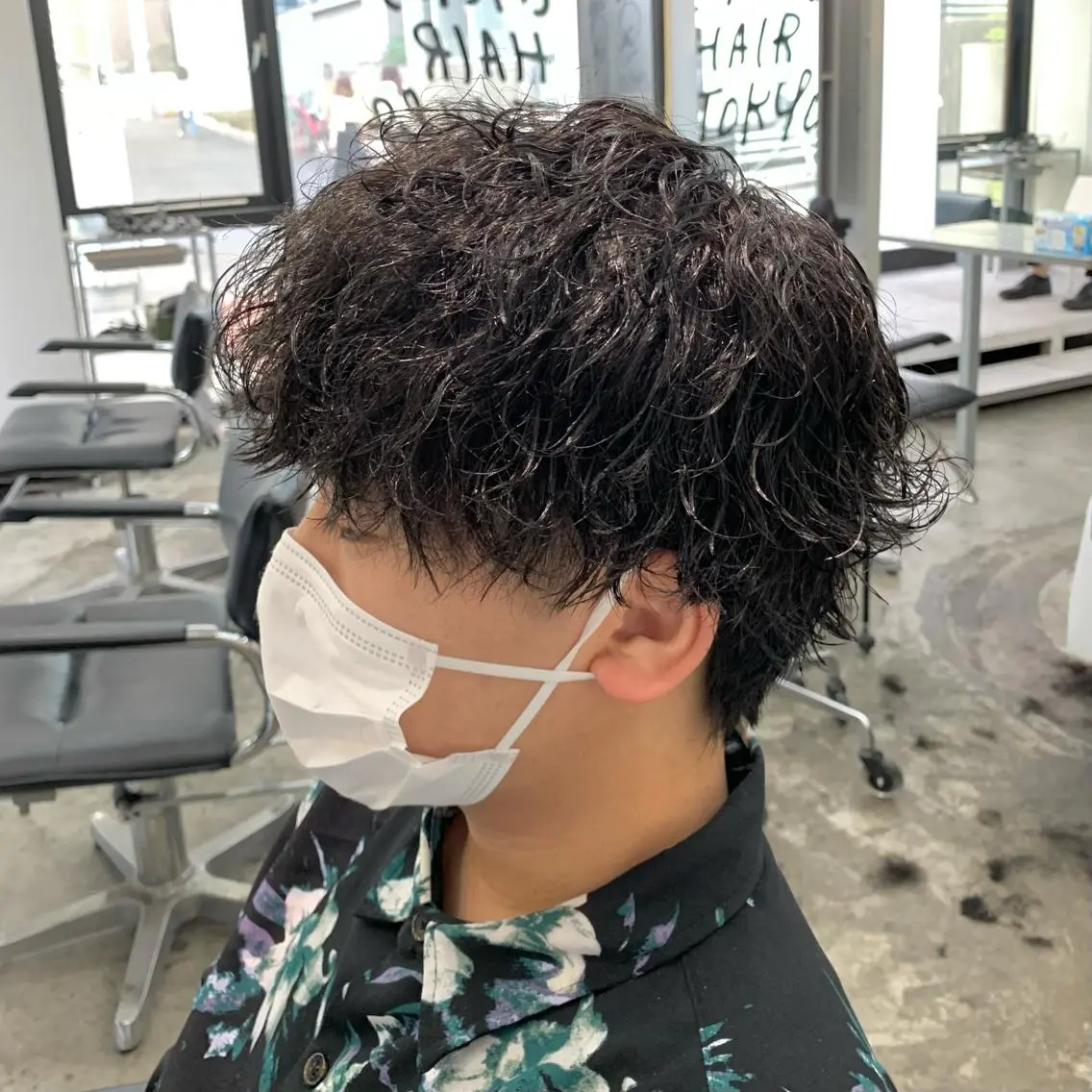 ショート パーマ メンズ マッシュ 波巻きパーマ ショートヘア カット パーマ メンズ特化美容師/ 藤戸 椋のヘアスタイル