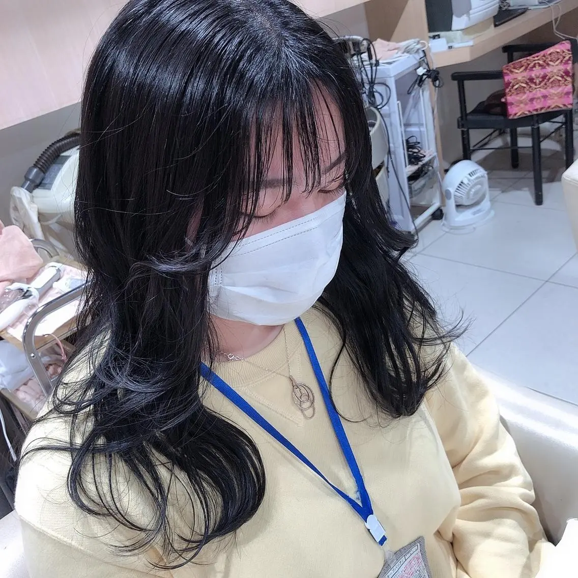 セミロング 顔まわりレイヤー 韓国風ヘア レイヤーカット カぺリベラ グラマラス店のヘアスタイル