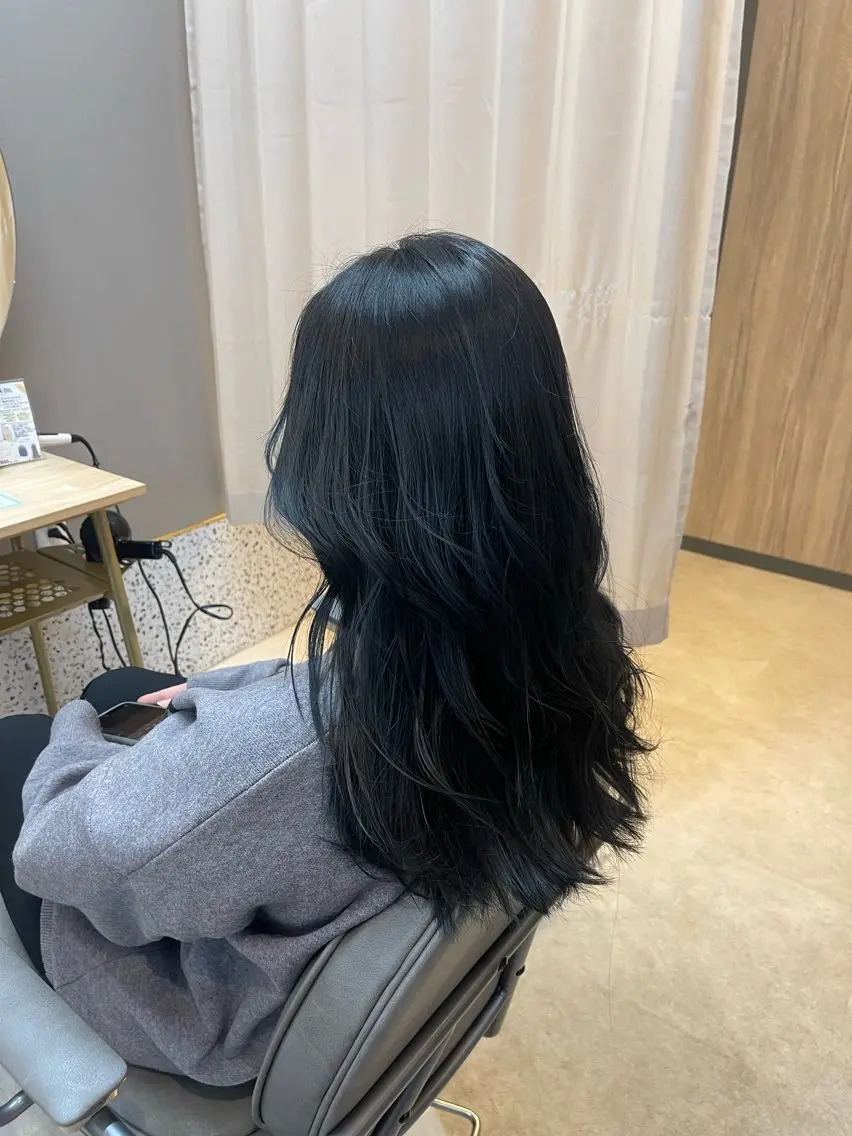 セミロング ヘアカラー ✨透明感カラー✨ 🌈艶カラー🌈のヘアスタイル
