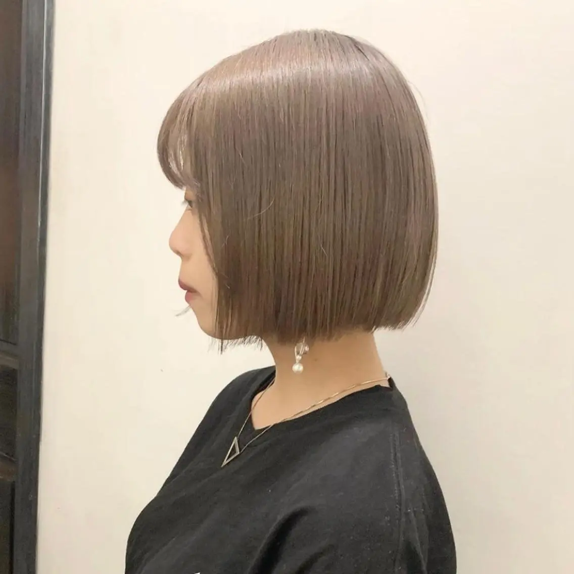 ショート カラー ベージュカラー ミルクティーベージュ ボブ 💡似合わせのプロ 💡takutoのヘアスタイル