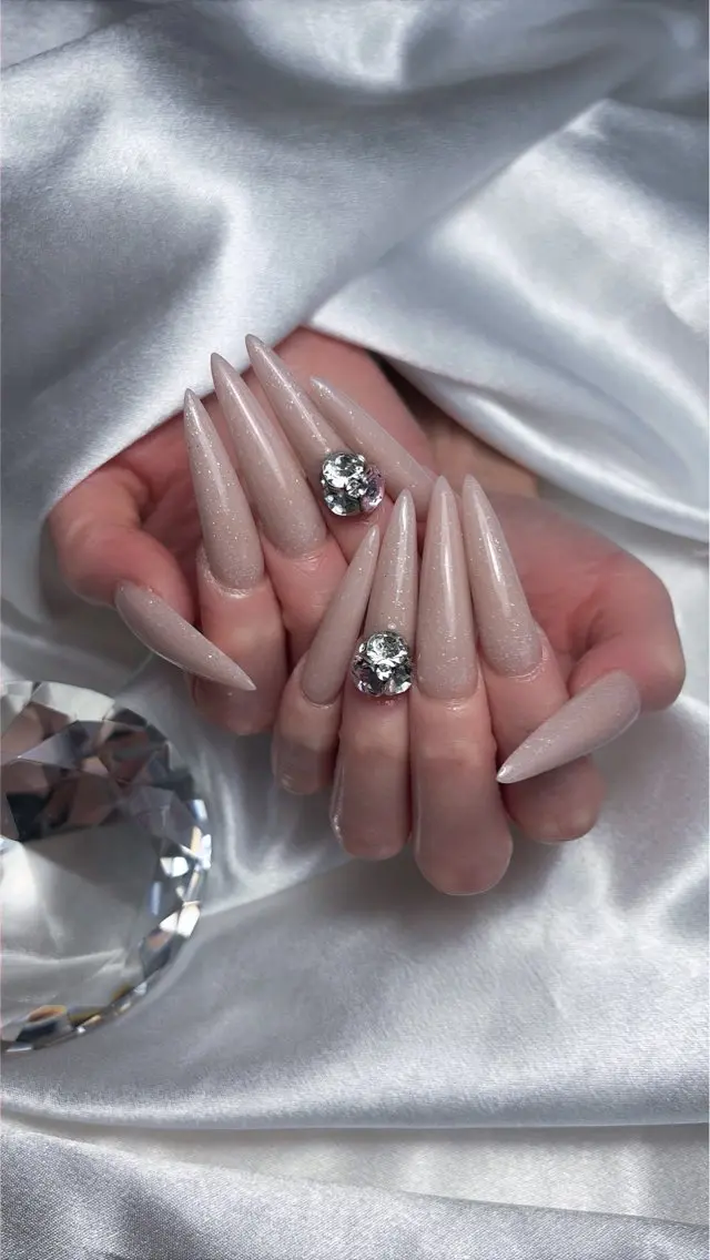 ネイル ロングネイル ハンドネイル Kayo 💅のネイルデザイン
