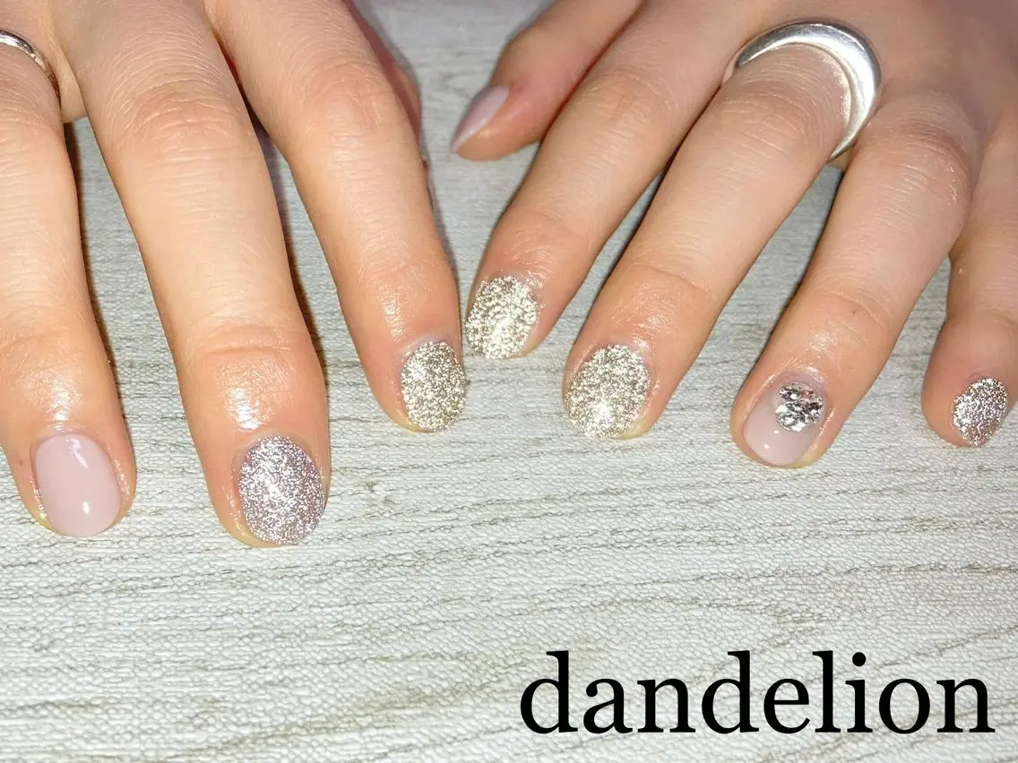 ネイル ハンドネイル ハンドケア dandelion ダンデライオンのネイルデザイン
