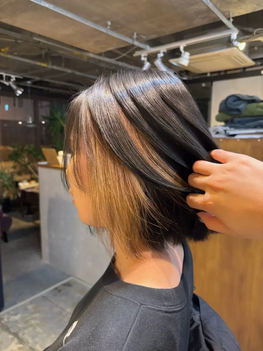 ショート ヘアカラー 松倉 沙奈のヘアスタイル