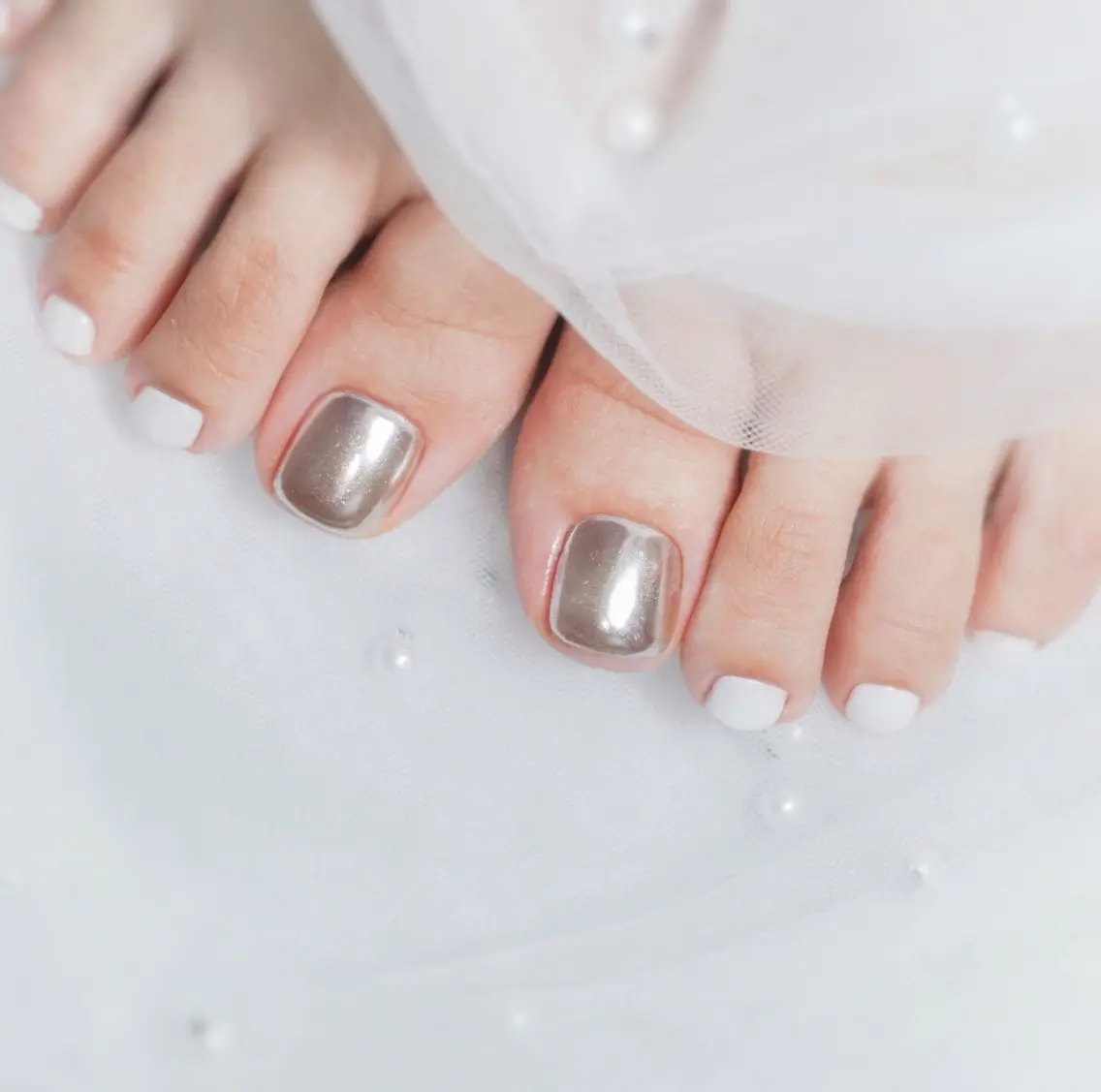 ミディアム フットネイル Re nailのネイルデザイン
