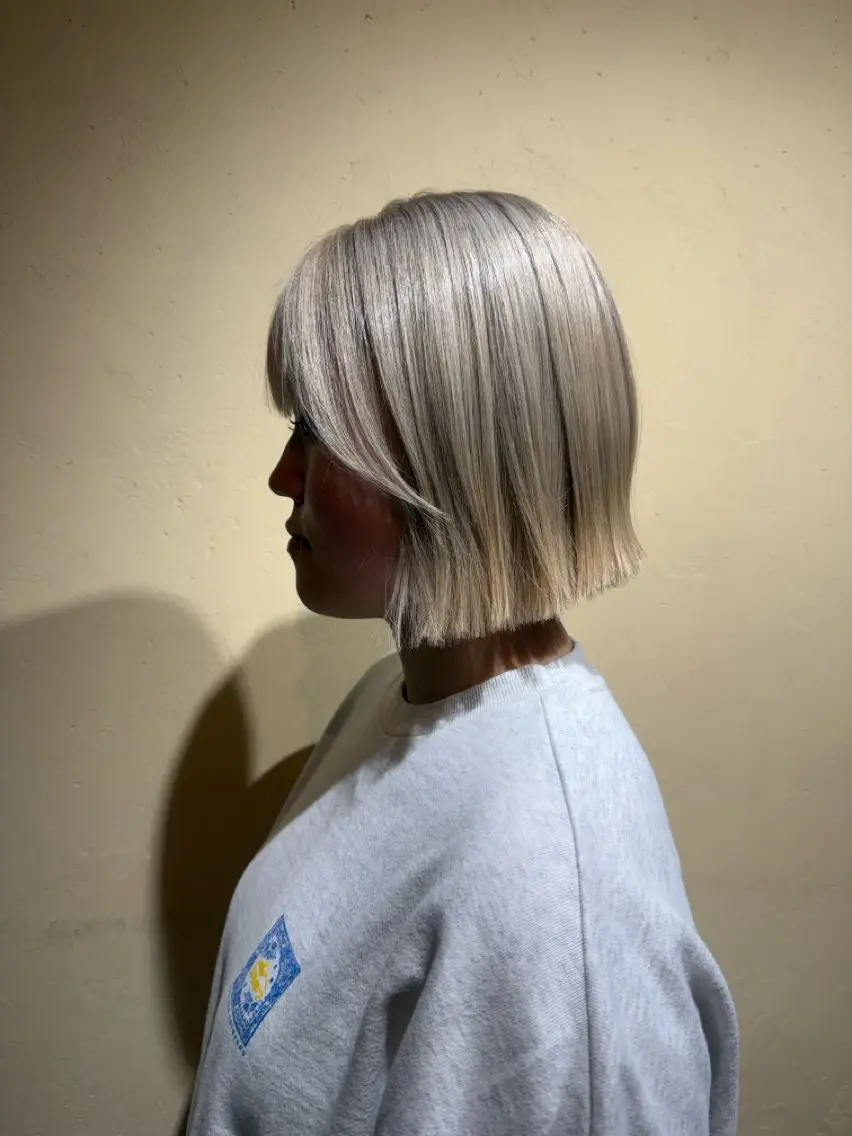 ショート カラー ブリーチ ヘアカラー トリートメント saya (サヤ)のヘアスタイル