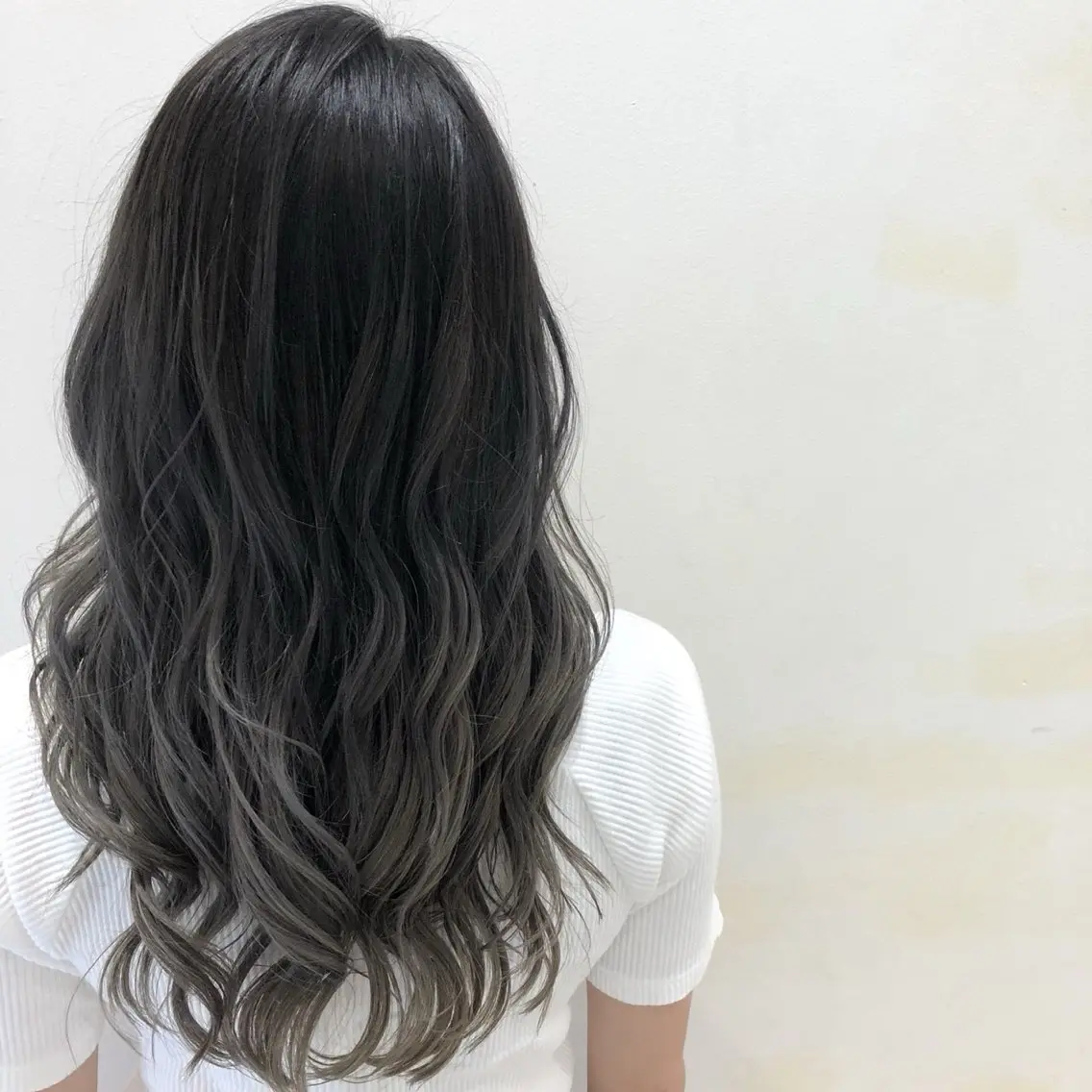 ロング カラー ダル 理佳レベッカのヘアスタイル