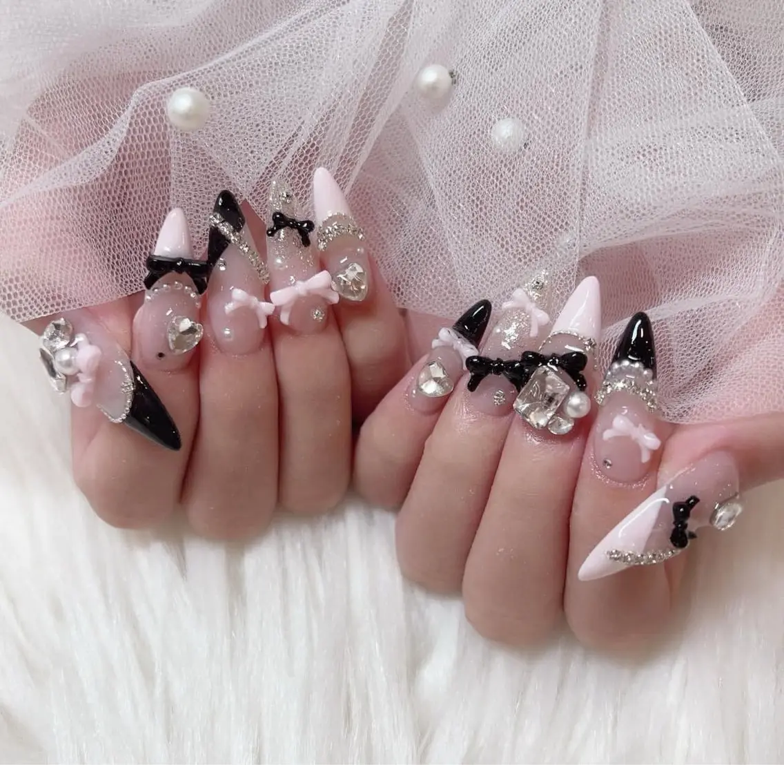 ネイル アートネイル グラデーション キラキラネイル ニュアンスネイル オフィスネイル ハンドネイル Amee Nail Salonのネイルデザイン