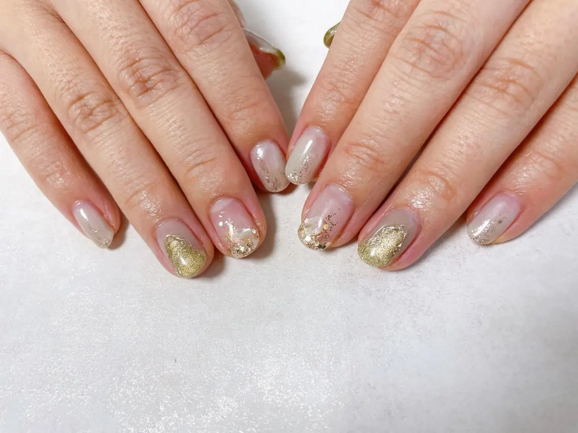 ネイル オーロラネイル フラワーネイル フットネイル フレンチネイル ジェルネイル mogunail &blowのネイルデザイン