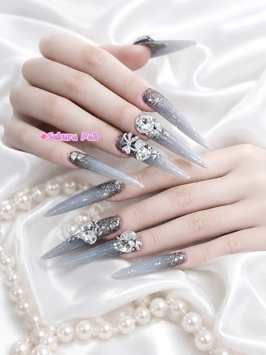 ネイル アートネイル オーロラネイル ボルドー チークネイル フレンチネイル ハンドネイル Sakura Nail Salonのネイルデザイン