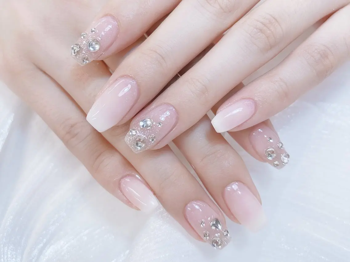 ネイル チークネイル 成人式 フレンチネイル グラデーション 氷ネイル・うるうるネイル ハンドネイル DUO MI nail salonのネイルデザイン