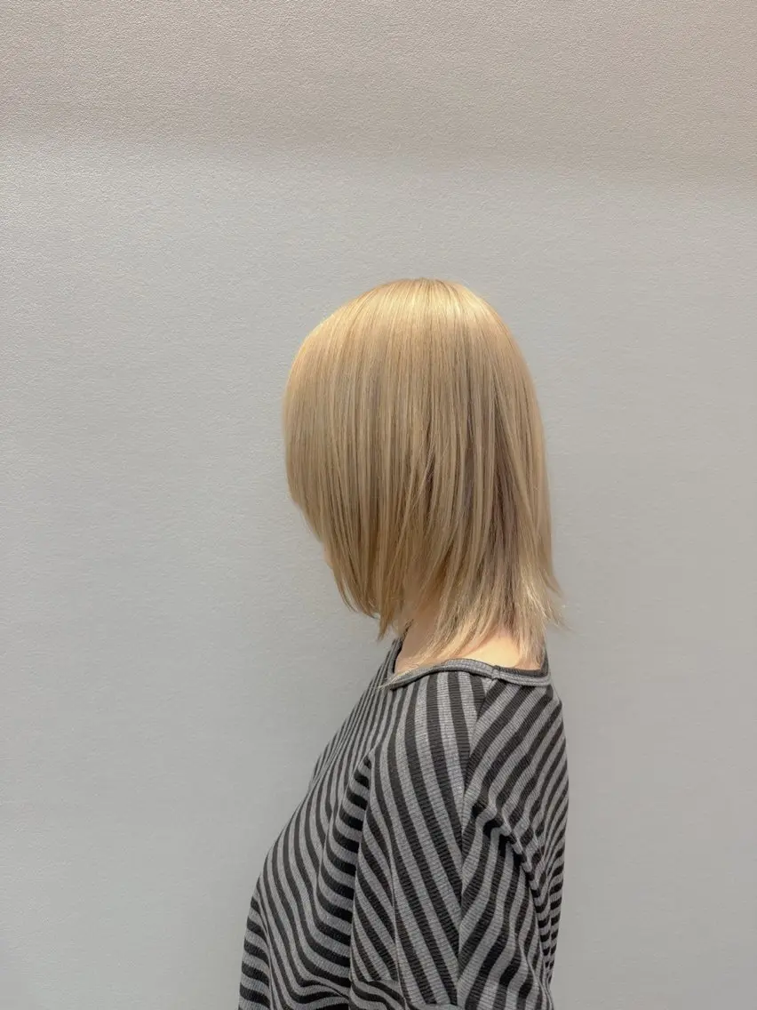 ミディアム カラー ブリーチ ブロンド 沖田 朱峰のヘアスタイル