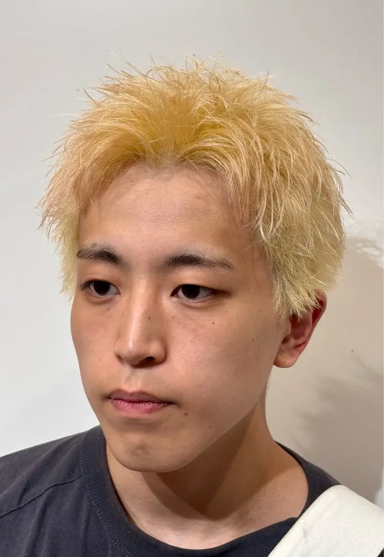 ショート カラー メンズ メンズハイトーン メンズショート スパイキーショート ハイトーンカラー ショートヘア カット ヘアカラー トリートメント 【店長】メンズ職人 短髪　ハイトーン🔥のヘアスタイル