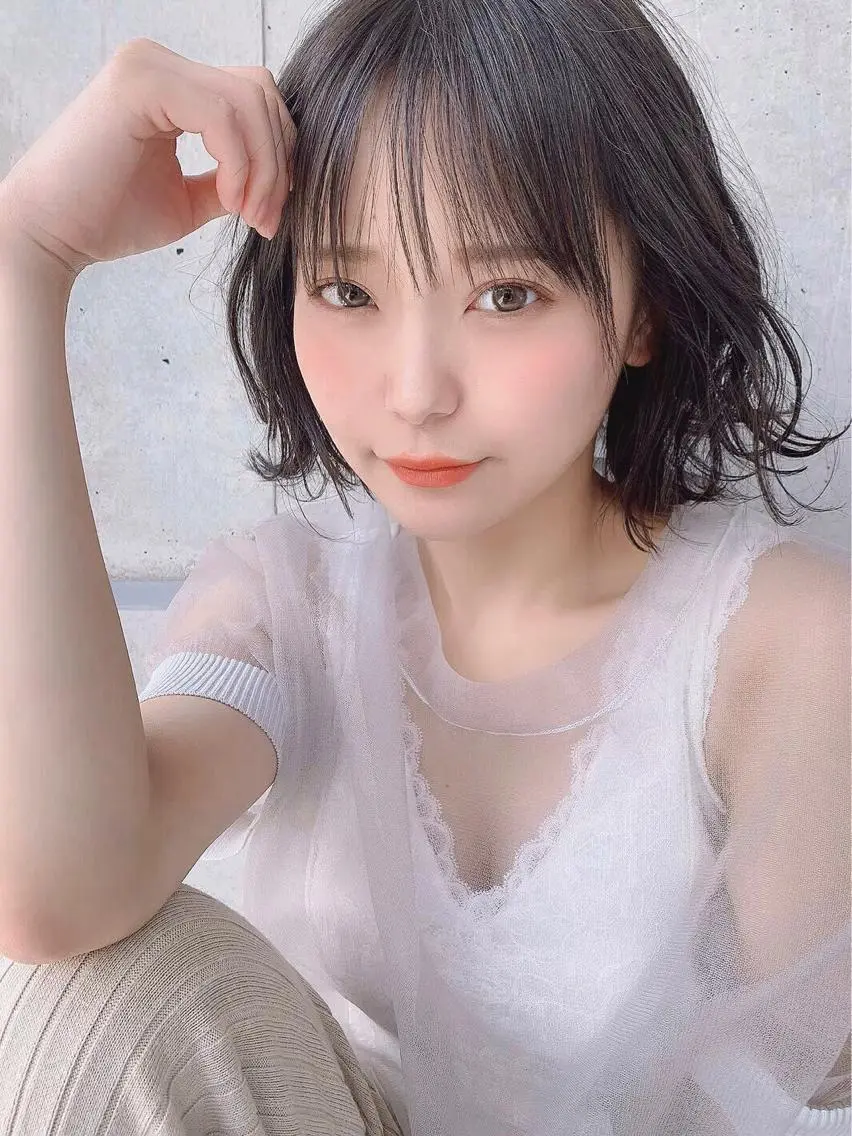 【🦋韓国風🦋顔まわりカット✂️＋潤い艶カラー🌈】カット➕カラーの写真