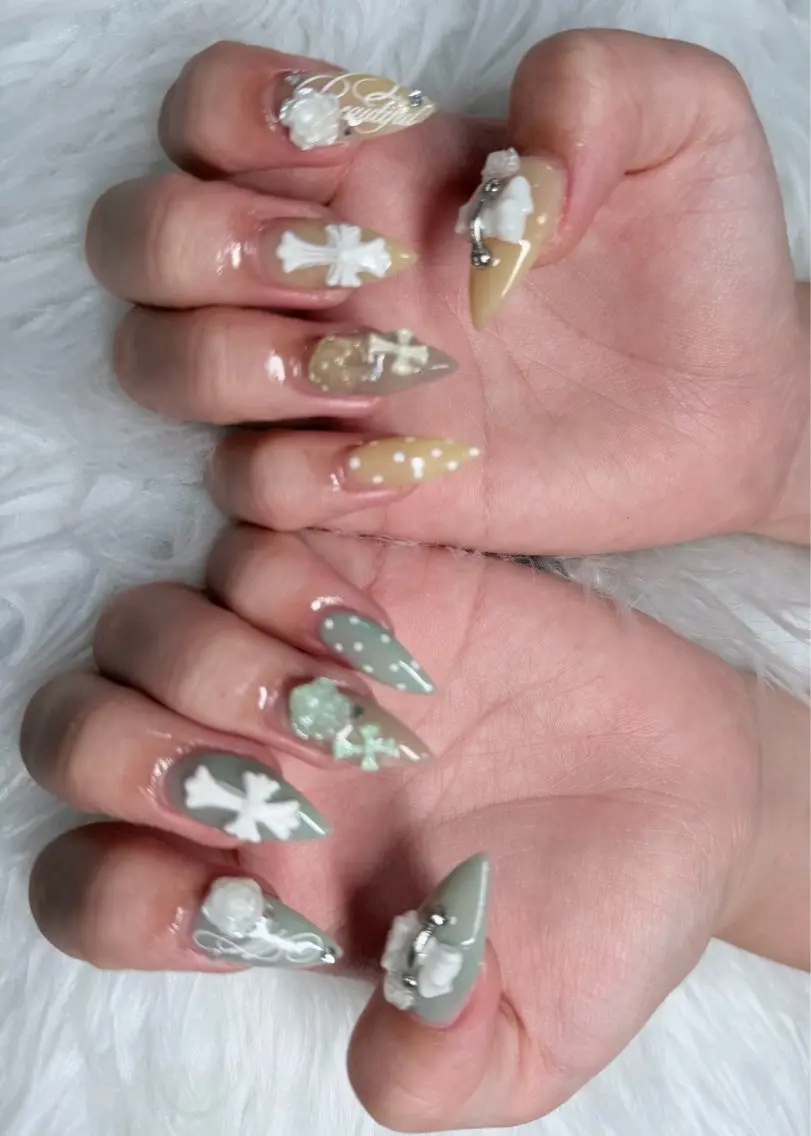 ネイル チークネイル フレンチネイル キラキラネイル 韓国ネイル マグネットネイル ハンドネイル Sakura h.babynailのネイルデザイン