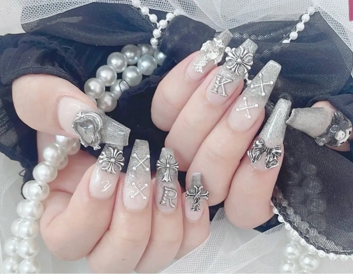 ネイル フレンチネイル ジェルネイル ハロウィン キラキラネイル 韓国ネイル H.baby Nail Salonのネイルデザイン