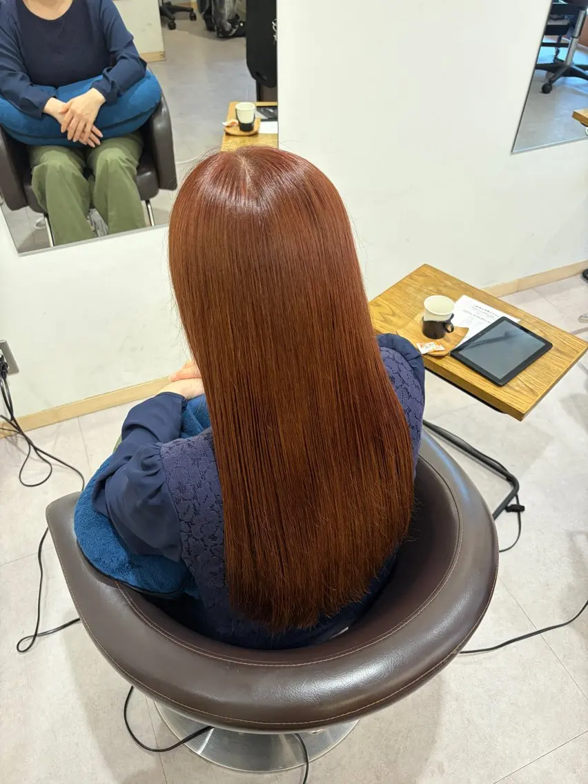 ロング カラー ヘアカラー トリートメント 荒井 茉凜のヘアスタイル