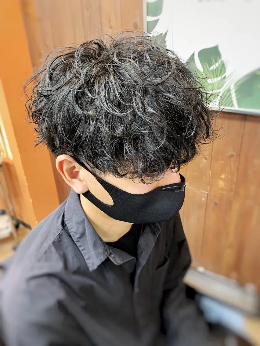 ショート パーマ スパイラルパーマ 三谷 天兵のヘアスタイル