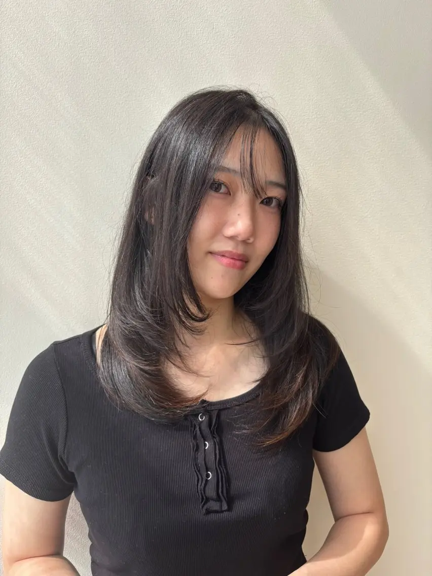 ミディアム 加藤 彩花のヘアスタイル