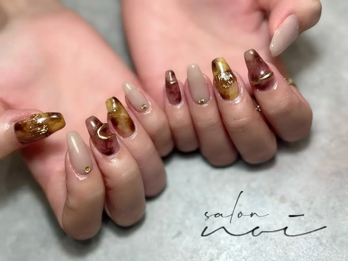 ネイル べっ甲ネイル ハンドネイル salon noiのネイルデザイン