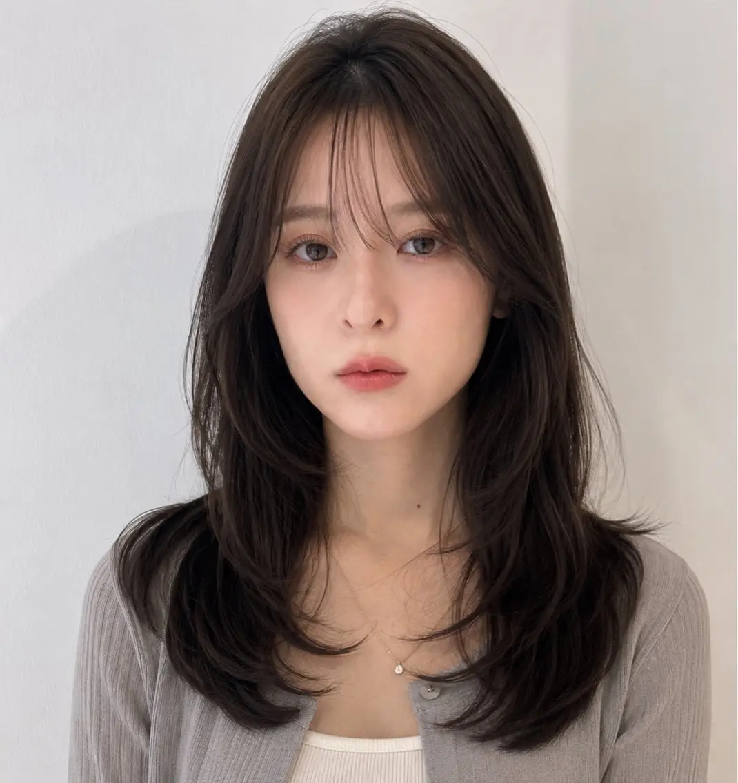 セミロング 韓国風ヘア レイヤーカット カット ヘアカラー トリートメント モテ🤍トレンドヘア /新宿/ワカナのヘアスタイル