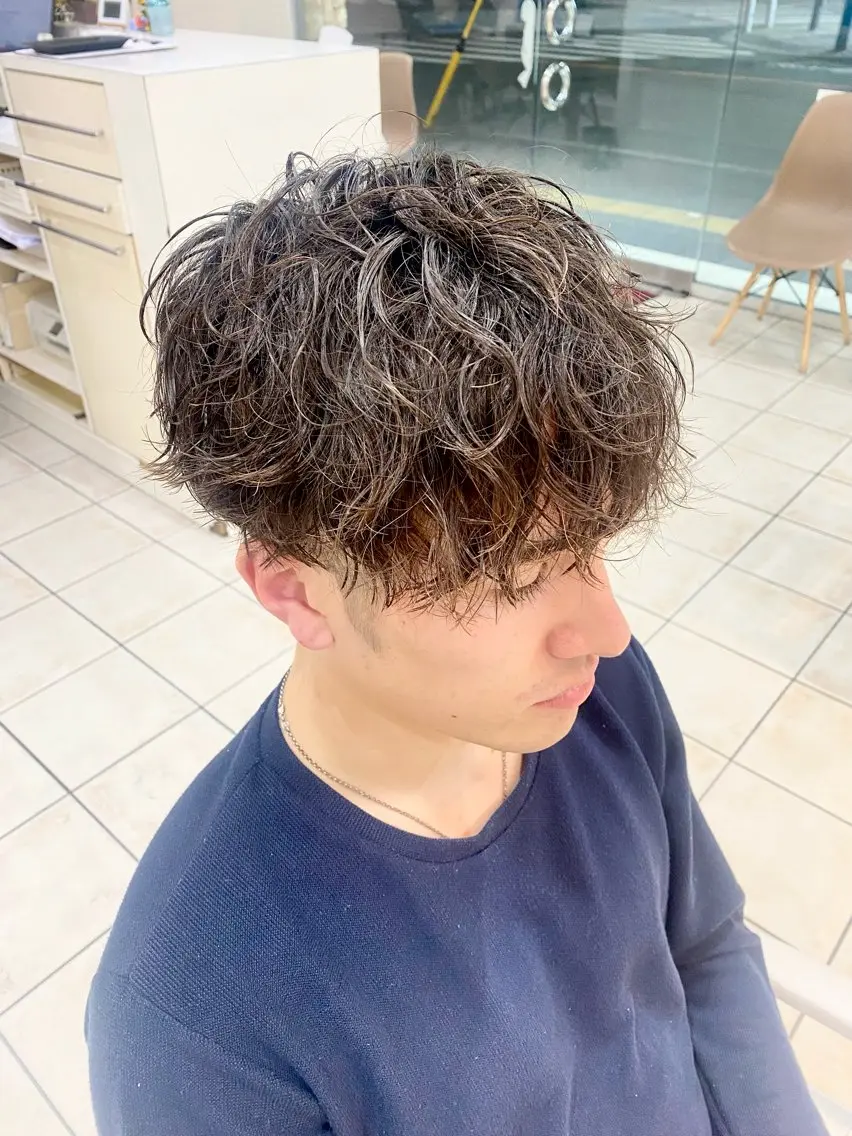【垢抜けたい男子必見】メンズカット+パーマ+トリートメントの写真