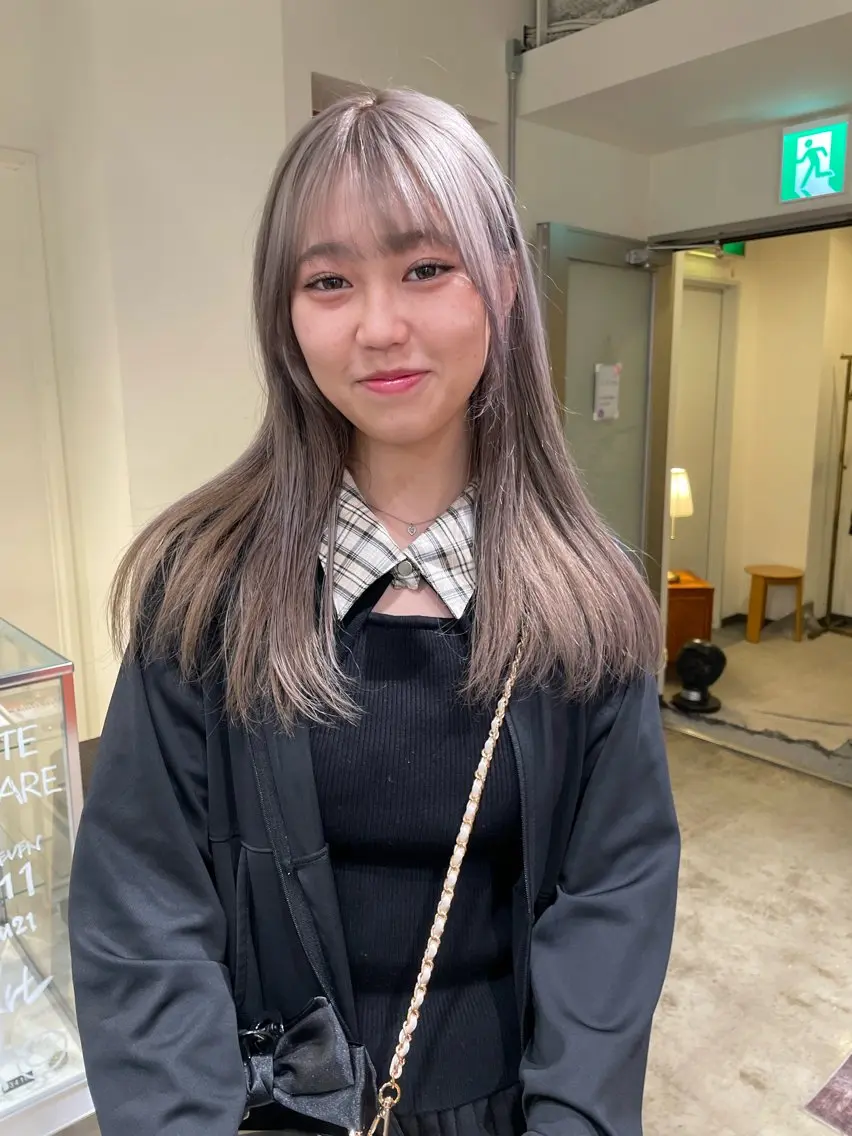 ロング カラー グレージュ ヘアカラー トリートメント さと ちはるのヘアスタイル