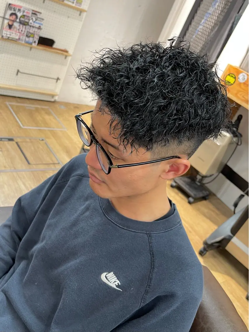 ショート パーマ メンズ カット パーマ 阿部 春道のヘアスタイル