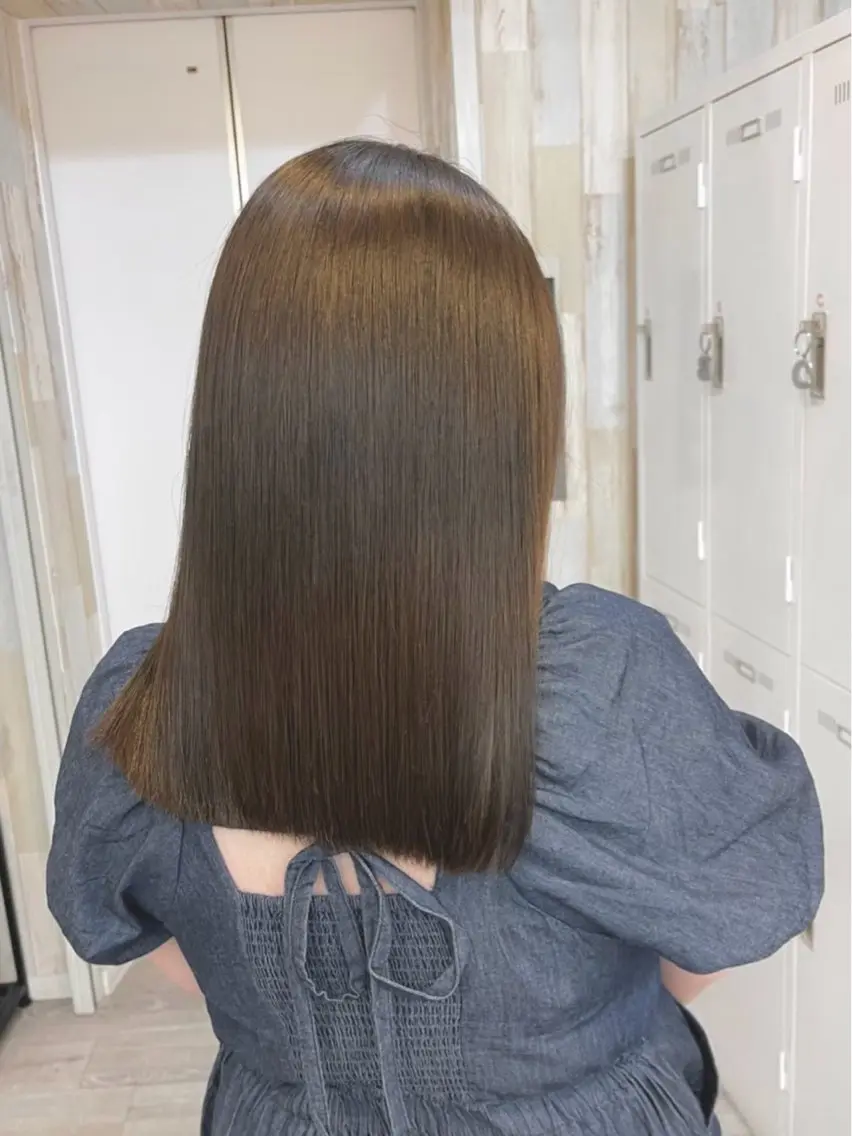 ミディアム カラー ヘアカラー トリートメント 渋谷｜透明感カラー 🫧🤍｜rinaのヘアスタイル