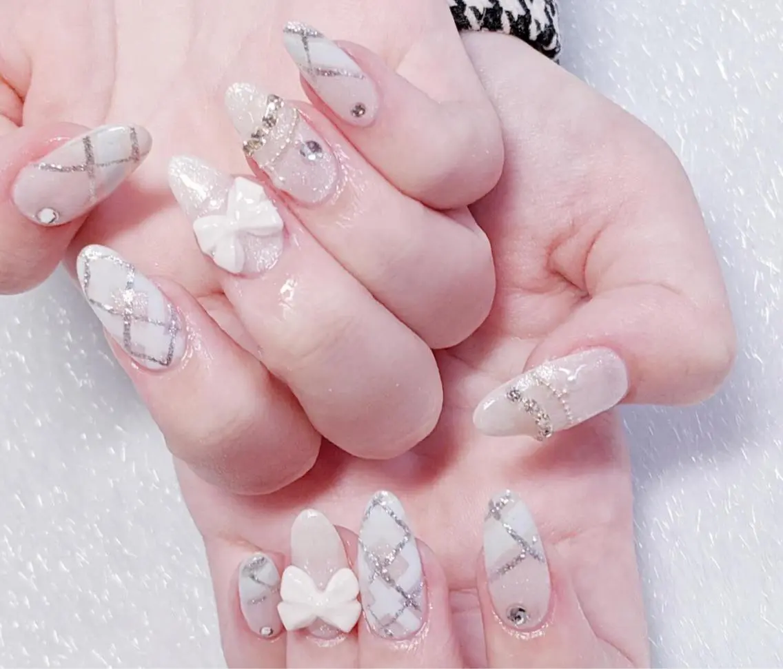 ネイル ハンドネイル MoonNail ユリ🌸のネイルデザイン