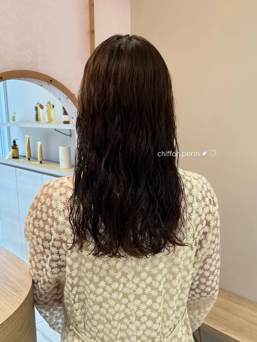 ミディアム パーマ 谷川 優奈のヘアスタイル