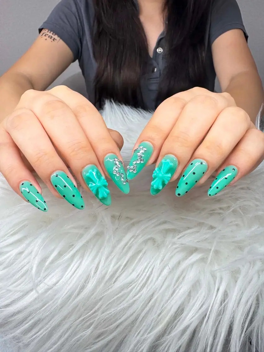 ネイル ハンドネイル T.Lee Nail Lilyのネイルデザイン