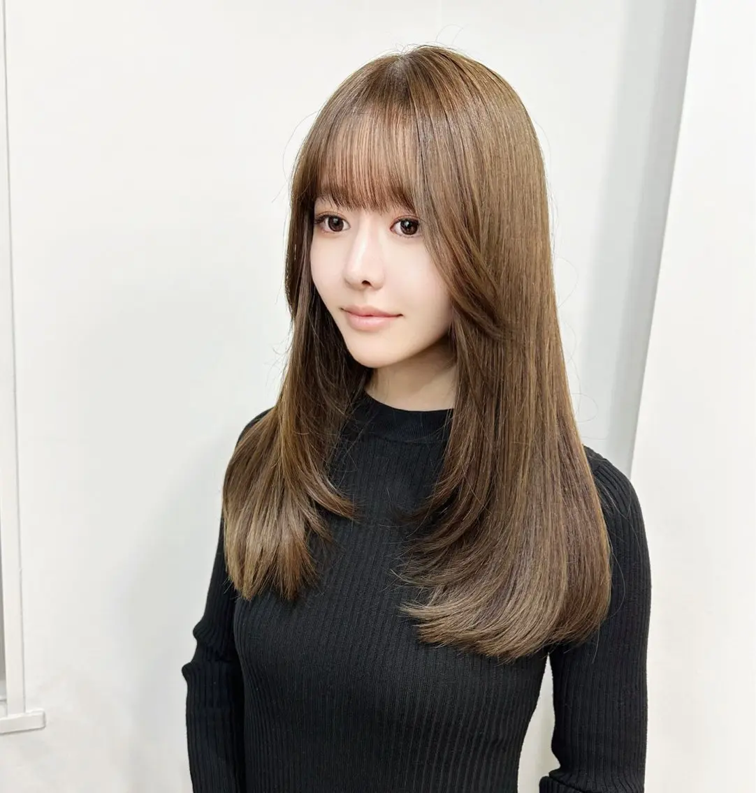 セミロング カラー カット 縮毛矯正 トリートメント 顔まわりレイヤー× 韓国ヘアオタベシンヤのヘアスタイル