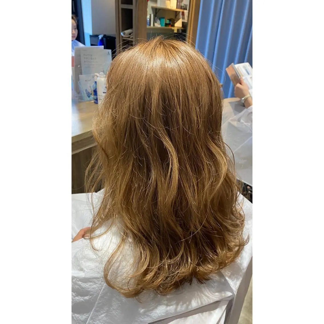 カラー 🩵盛れる顔周り/ 艶カラーemi🩵のヘアスタイル
