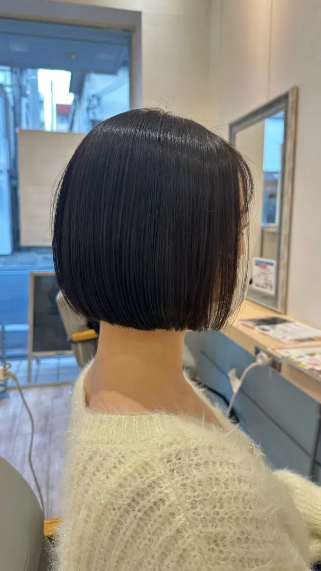 ショート ボブ 若山 敦のヘアスタイル