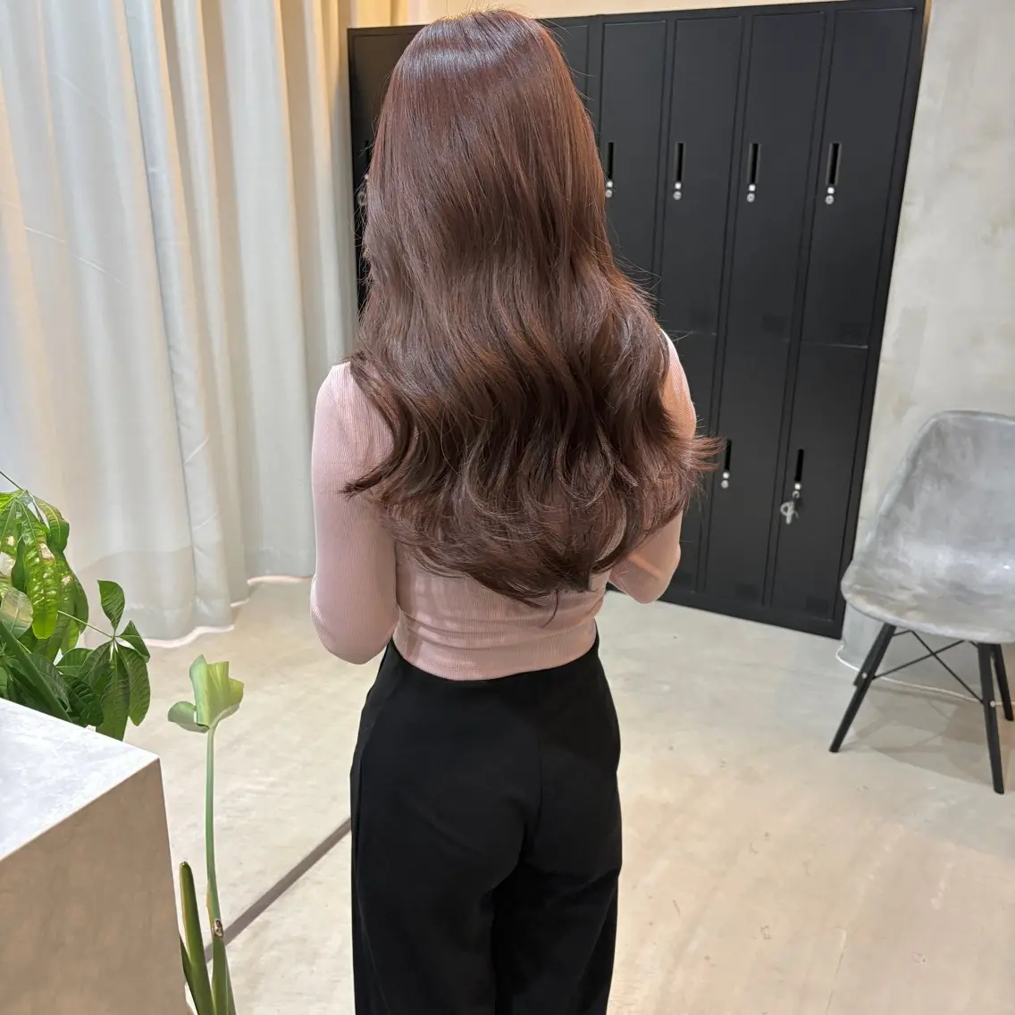 ロング カラー ブラウンカラー ダブルカラー ラベンダーカラー レイヤーカット カット ヘアカラー トリートメント はちすか るかのヘアスタイル