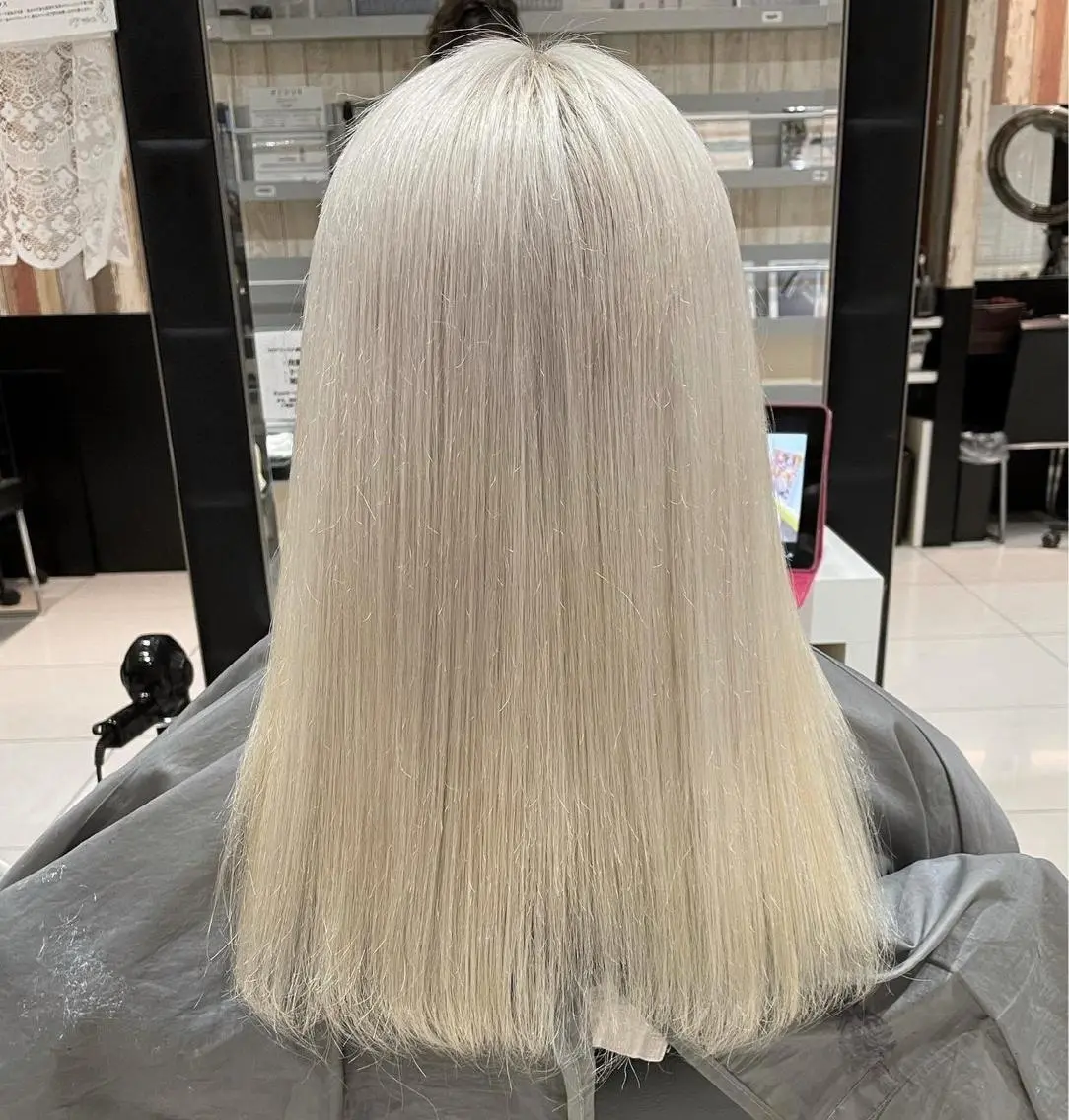 セミロング カラー 神戸 大輝のヘアスタイル