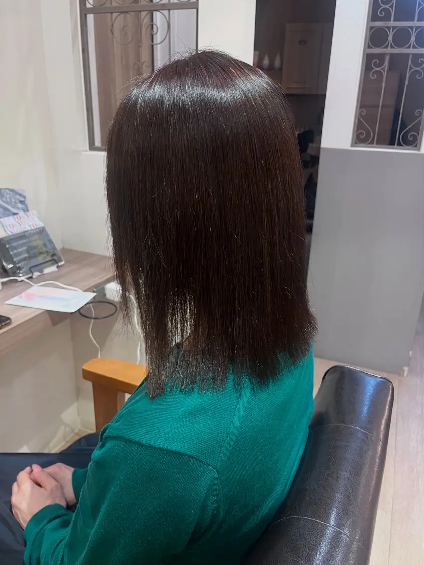 ミディアム カラー ブラウンカラー ココアブラウン 岩井 紅のヘアスタイル