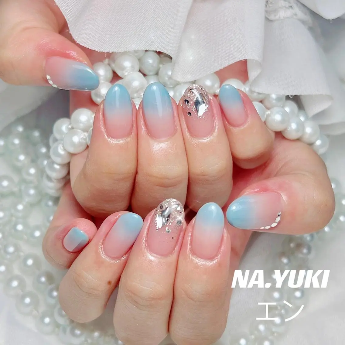ネイル 🦋 Queenieのネイルデザイン