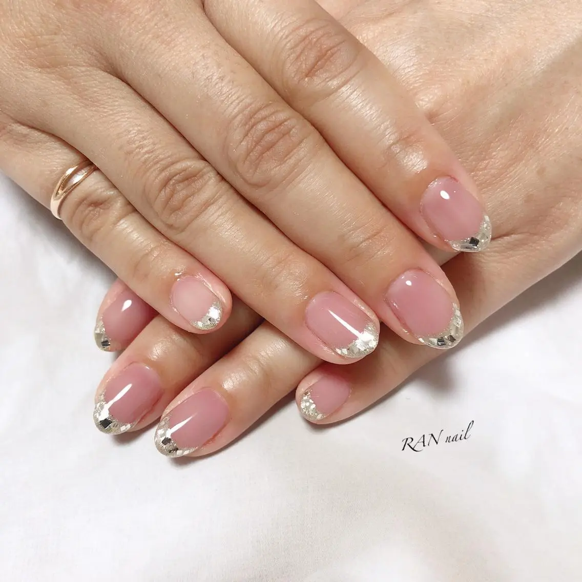 ネイル フットネイル フレンチネイル ガラスフレンチ キラキラネイル オフィスネイル ハンドネイル フットネイル RAN nailのネイルデザイン